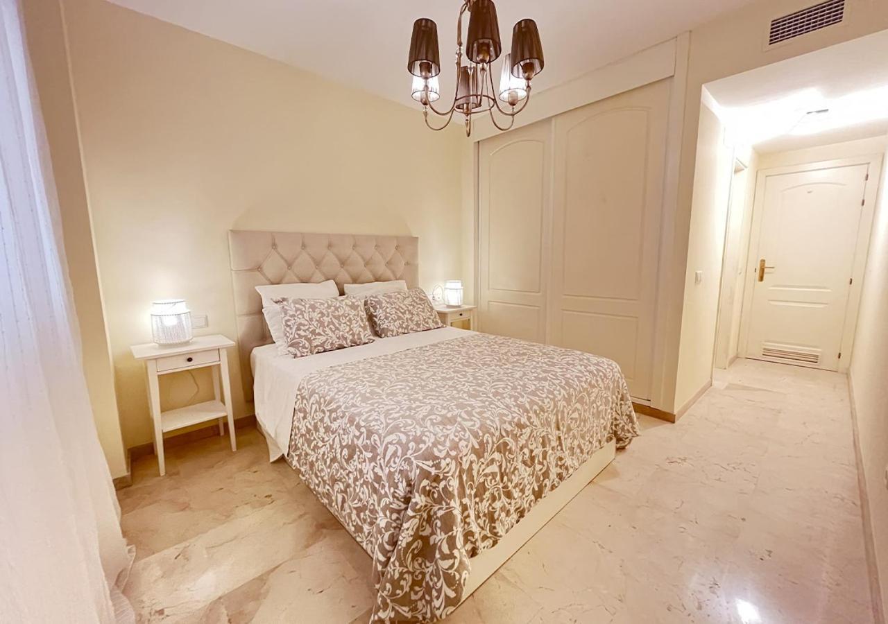 Primera Linea By Isa Estepona